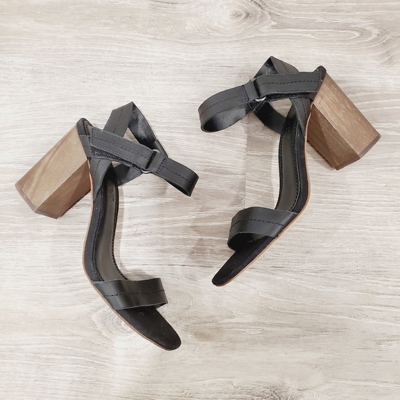 NEW Splendid Black ankle Strap Sandals - Picture 3 of 7